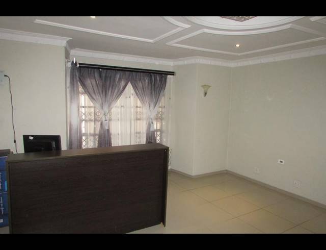 6 BEDROOM HOUSE FOR SALE IN WHITE RIVER EXT 18